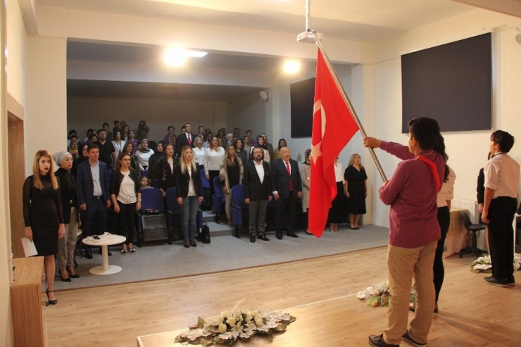 Gaziantep Uğur Ortaokulunda 29 Ekim Coşkusu