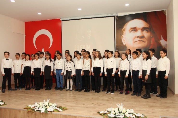 Gaziantep Uğur Ortaokulunda 29 Ekim Coşkusu