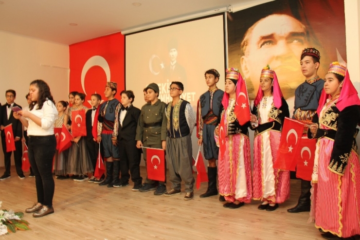 Gaziantep Uğur Ortaokulunda 29 Ekim Coşkusu