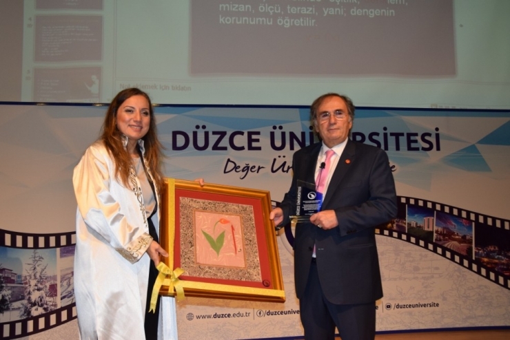 Düzce Üniversitesi’nde 2017-2018 Akademik Yılı Açılış Töreni Gerçekleştirildi