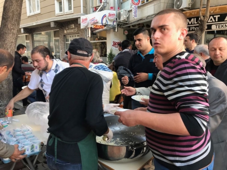 Esnaf, Asker Hayırı Düzenledi