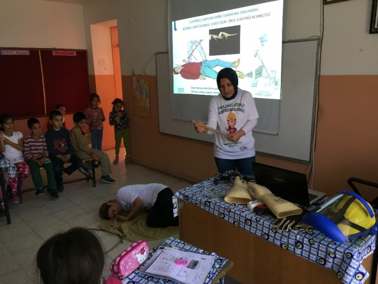 Öğrencilere Elektriği Doğru Ve Güvenli Kullanma Eğitimi