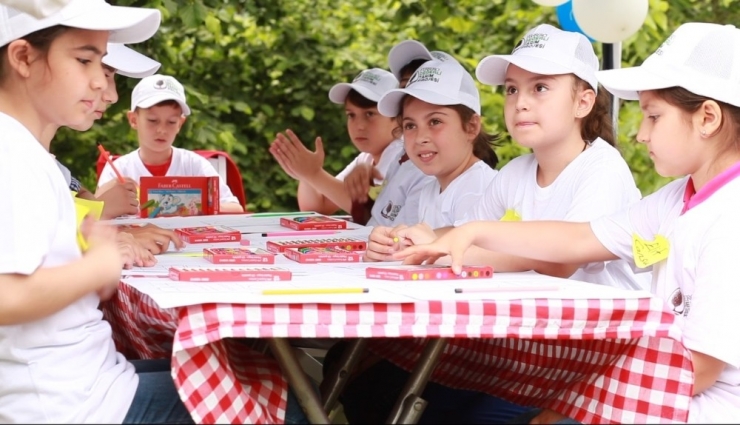 Kız Öğrenciler Fındığa Daha İlgili