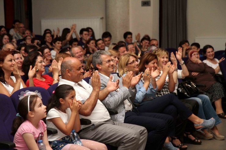 Karşıyaka Belediye Tiyatrosu 22. Yılında