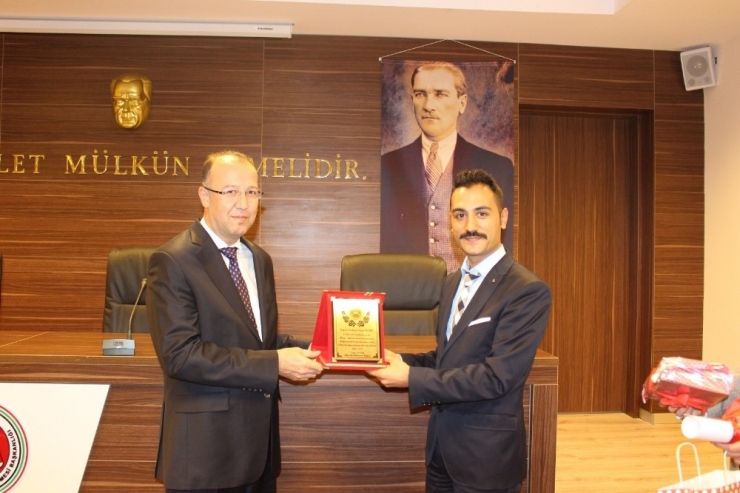 Klavye Şampiyonlarına Ödül