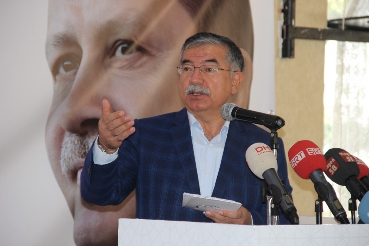Bakan Yılmaz: "Bizi Eleştirme Hakkı Muhalefet Partilerin Hiçbirisinin Yok"
