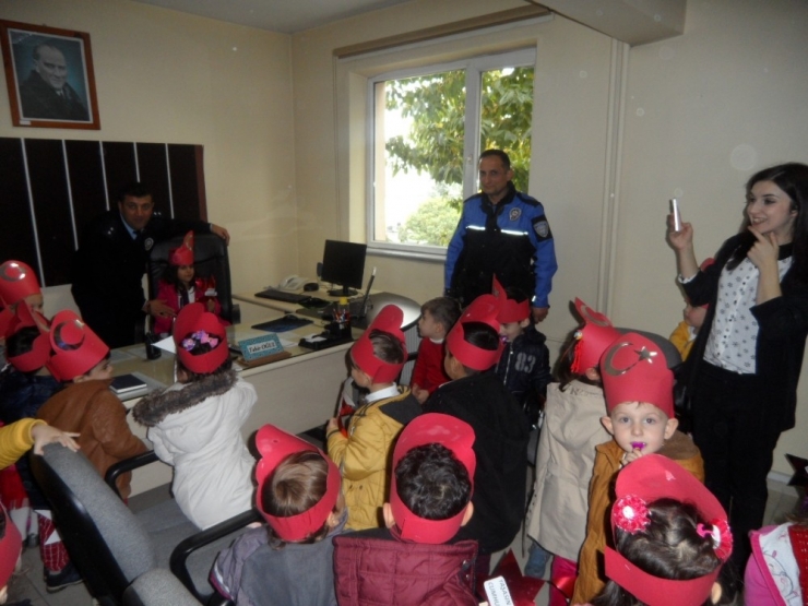 Minikler İlçe Emniyet Müdürlüğünü Ziyaret Etti