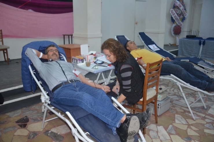 Muhtarlar 47 Ünite Kan Bağışında Bulundular