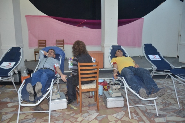 Muhtarlar 47 Ünite Kan Bağışında Bulundular