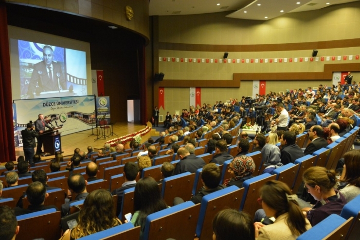 Düzce Üniversitesi’nde 2017-2018 Akademik Yılı Açılış Töreni Gerçekleştirildi