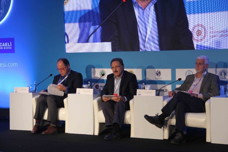 Kartepe Zirvesi’nde "Siyasal Açıdan Türkiye’de Darbeler” Konusunu Ele Alındı