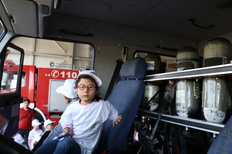 Minik Gezginler İtfaiye Teşkilatını Ziyaret Etti