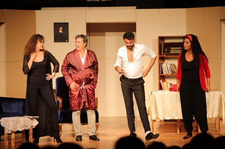 ”Kocamın Nişanlısı” Yenimahalle Sahnesinde