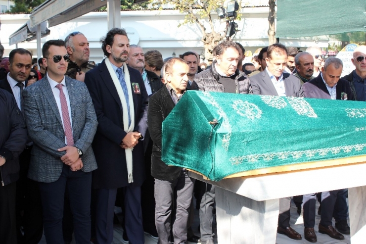 Eski Türkiye Güzeli Manolya Onur Son Yolculuğuna Uğurlandı