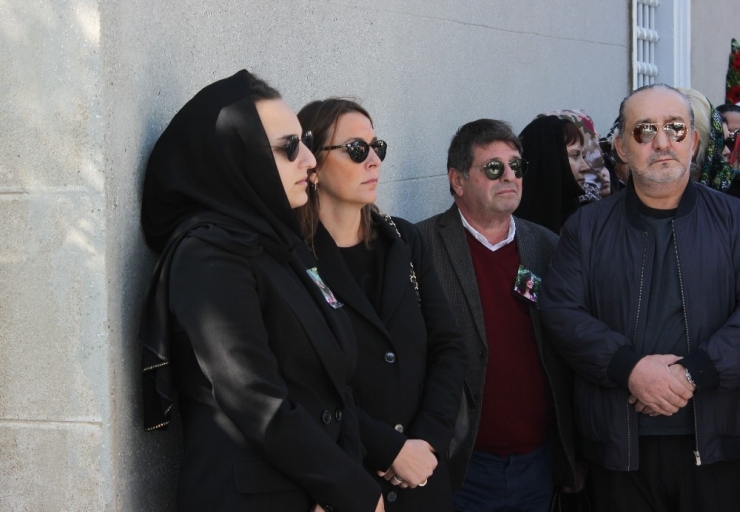 Eski Türkiye Güzeli Manolya Onur Son Yolculuğuna Uğurlandı