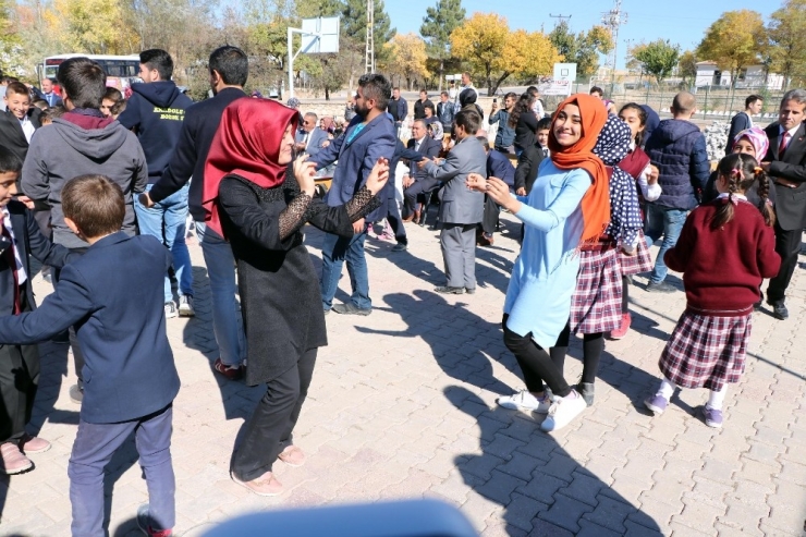 Kyk Öğrencilerinden ‘Kardeş Okula’ Kitap Desteği