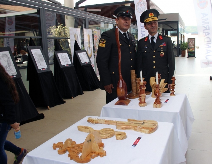 Muğla İl Jandarma Komutanlığı’ndan 29 Ekim Anısına Karakalem Ve Ahşap Oyma Sergisi