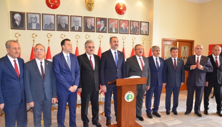 Adalet Bakanı Gül’den, Cumhuriyet Vurgusu