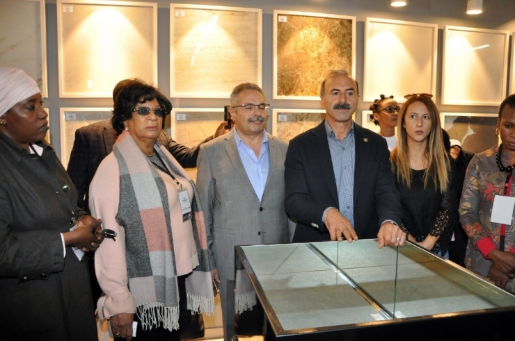 Afrika Kıtası Büyükelçileri Uşak’ta Diktikleri Ağaçlara İsimlerini Verdi