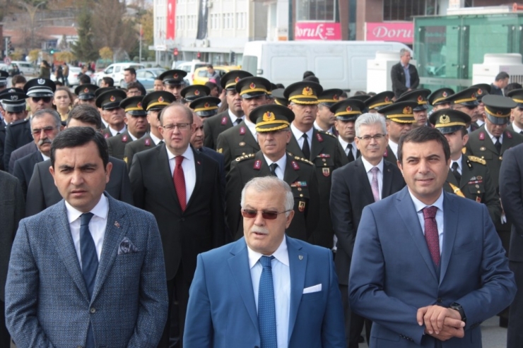 29 Ekim Cumhuriyet Bayramı Kutlamaları Çelenk Sunumu İle Başladı