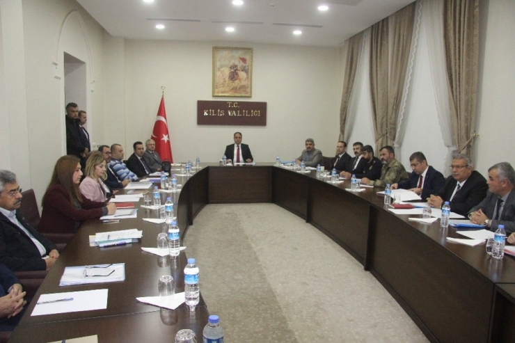 Suriye’deki İnsanı Yardımlar Masaya Yatırıldı