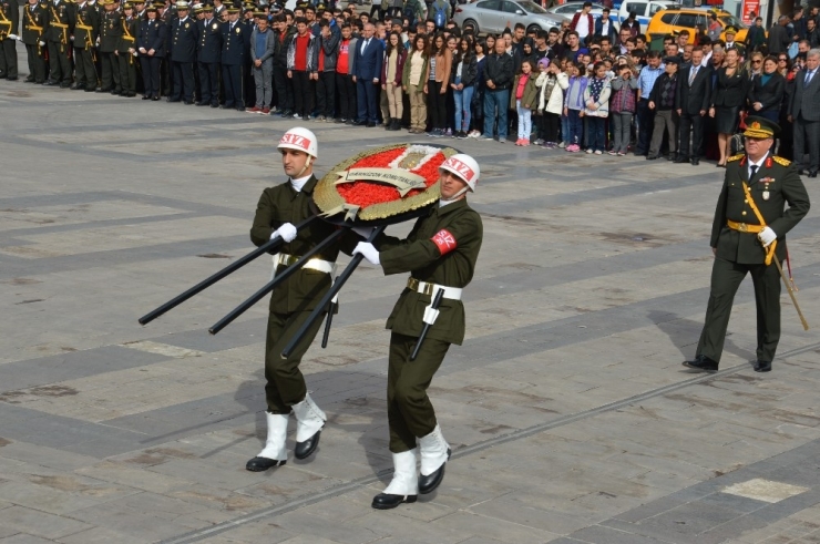 Atatürk Ve Cumhuriyet Fotoğraflarla Anlatıldı