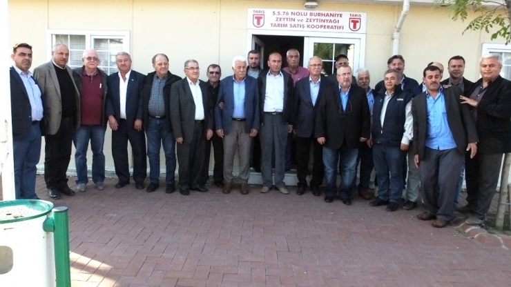 Burhaniye’de Tariş Yönetimi Aydınlı Zeytincileri Ağırladı