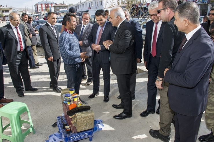 Vali Zorluoğlu Saray İlçesini Ziyaret Etti