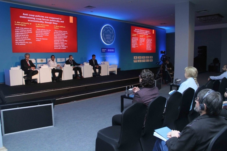 Kartepe Zirvesi’nde “Darbe Deneyimleri” Konuşuldu