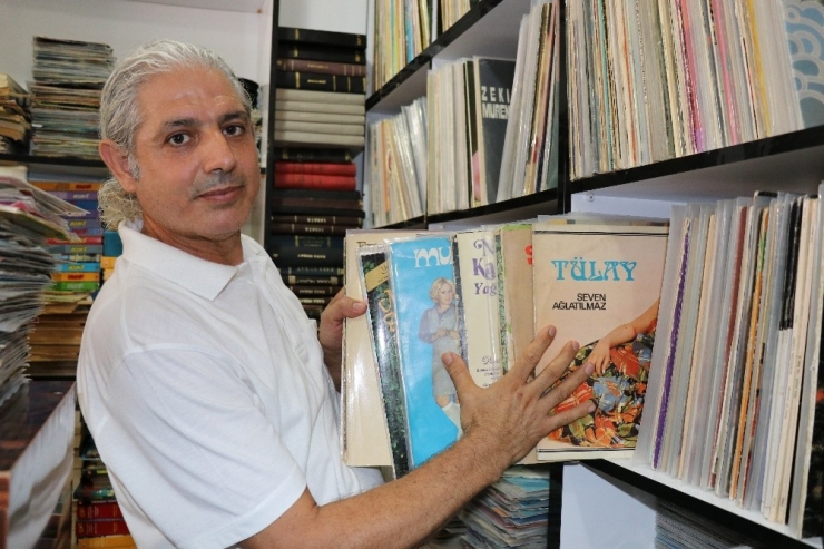 Eşinden Gizli Biriktirdiği Paralarla Koleksiyoner Oldu