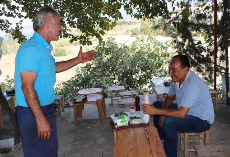 Gazino Şarkıcılığından Kebapçı Tezgahına