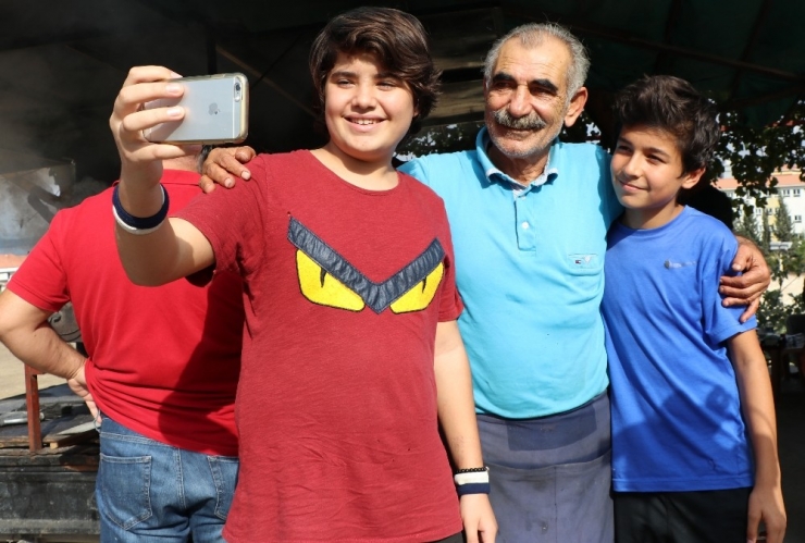 Gazino Şarkıcılığından Kebapçı Tezgahına