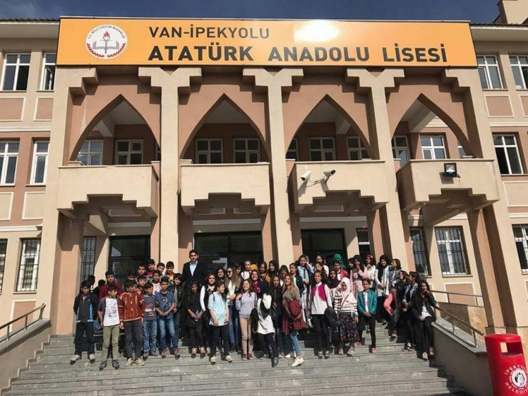 Bahçesaray’dan Van’a Sosyal Ve Kültür Gezisi