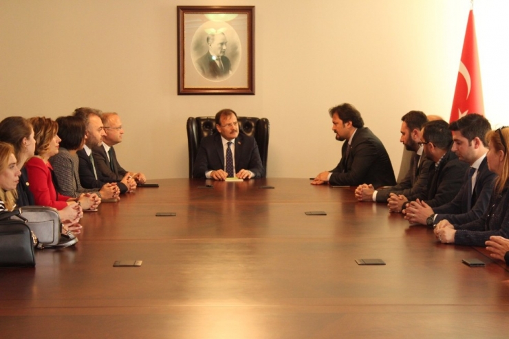 Başbakan Yardımcısı Çavuşoğlu Bursa’da Bıçaklanan Avukatla İlgili Konuştu