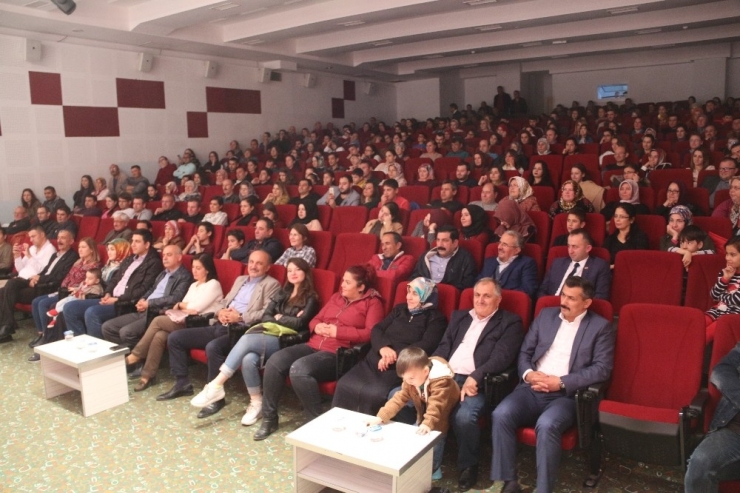 Demirci’de ’Şoför Nebahat’e Yoğun İlgi