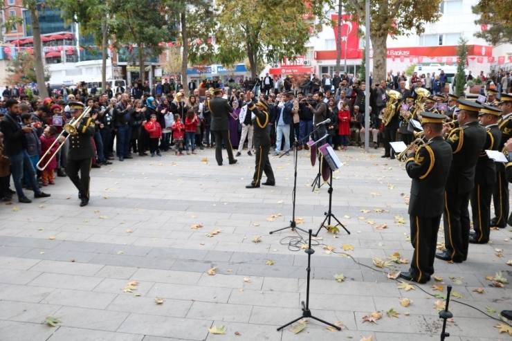 Askeri Bandodan Cumhuriyet Bayramı Konserleri