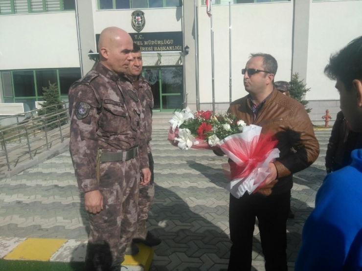 Eal Şehitleri Ziyaret Etti