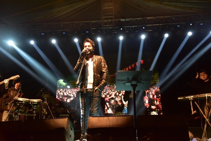 Bilecik’te, Gökçe Ve Yusuf Güney Rüzgarı Esti