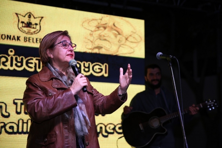 Cumhuriyet İçin 24 Saat Sahnede Kaldılar