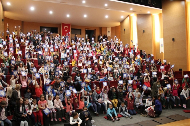 ‘Kim Tutar Bizi’ Sgm’ye Geldi