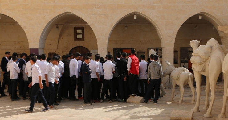 Büyükşehirle Öğrenciler Tarihe Yolculuk Yaptı