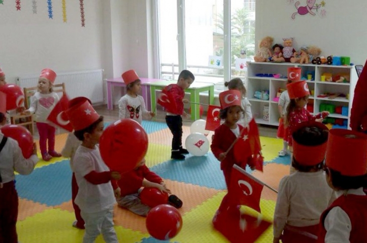 Miniklerin Cumhuriyet Sevinci