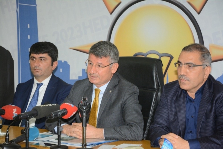 Yeni: "Attıkları Temeli Kendileri Bulamıyor"