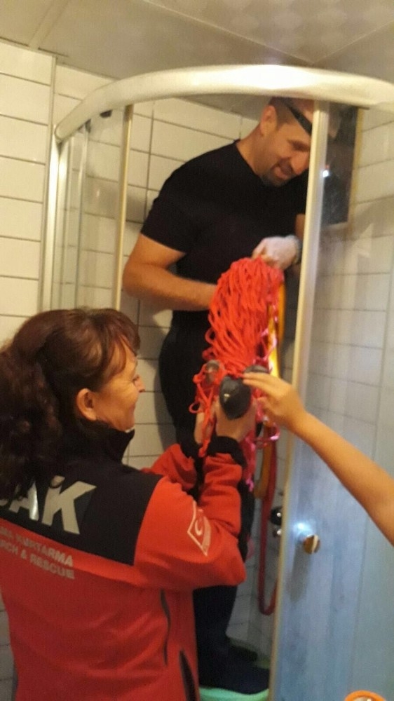 Güvercini Ölmekten Dak Kurtardı