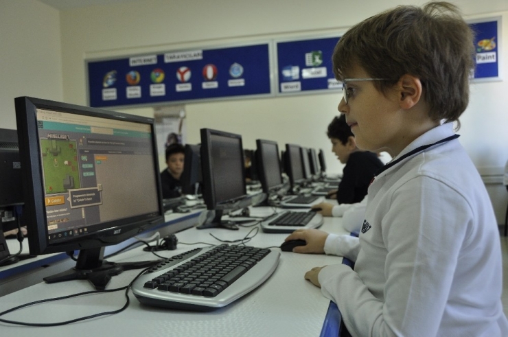 Gkv Kodlama Eğitimiyle Çocukları Geleceğe Hazırlıyor