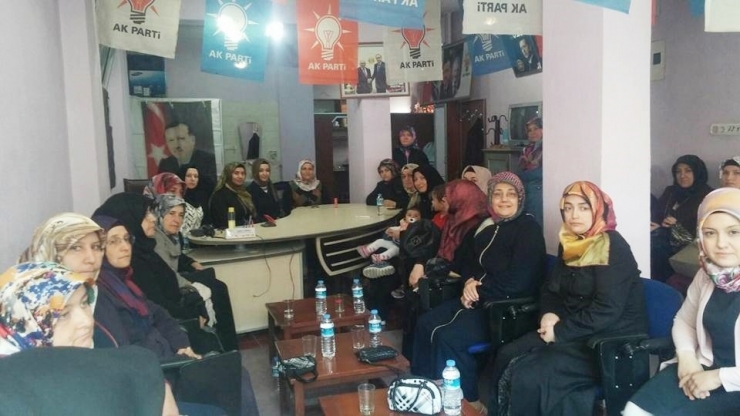 Hisarcık’ta Ak Kadınlar Mülakata Tabi Tutuldu