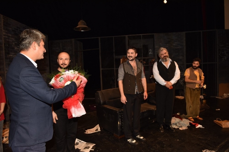 “Çıkmaz Sokak Çocukları” Adana Turnesi’nde