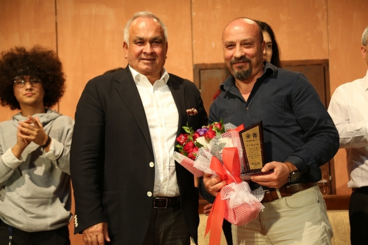 Erdemli Belediyesi Şehir Tiyatrosu, Sezonu 7 Oyunla Açtı