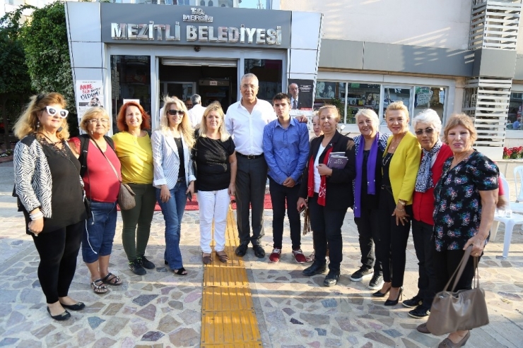 Mezitli’deki Gönüllülerden Şampiyon Sporcu İçin Örnek Davranış