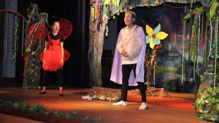 Tiyatro Fil İzmir’de Perdelerini Açtı